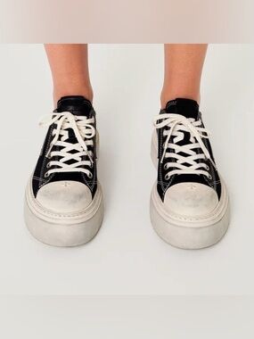 SMFK Women’s COMPASS METEOR ROVE LOW-TOP SNEAKER IN BLACK Size 35
